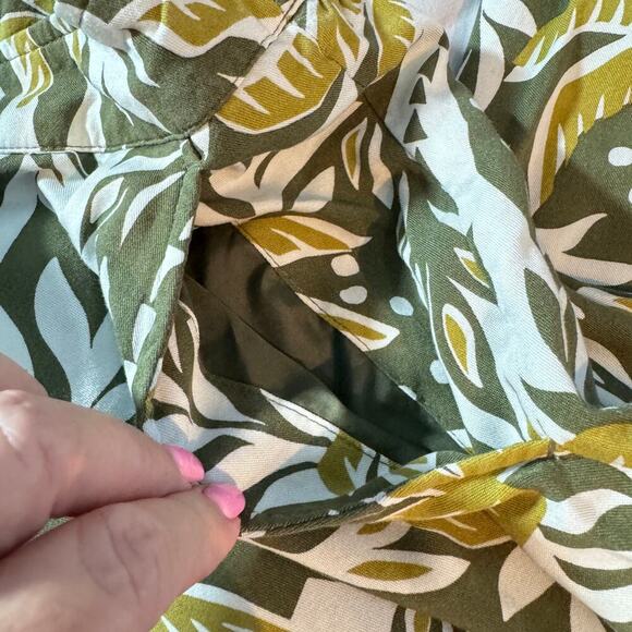 Old Navy Plus sz 2X High Rise Playa Wide Leg Pant Olive Green Floral Print - Picture 8 of 12